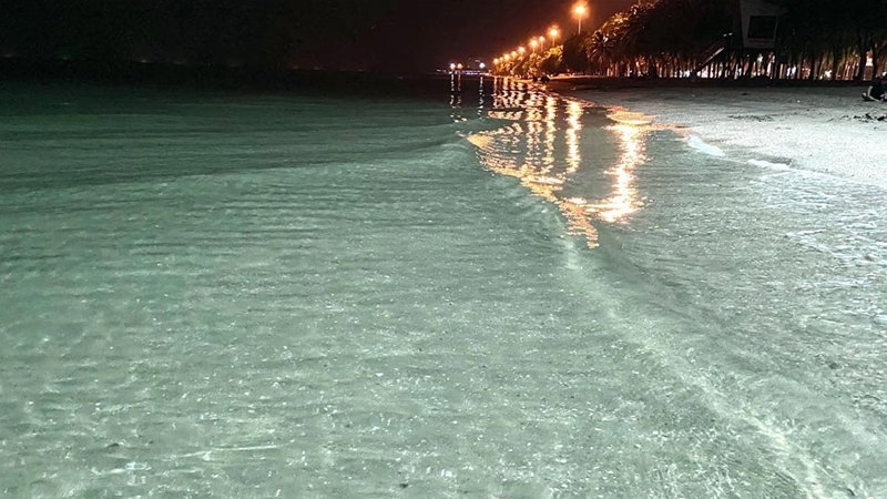 Waters in Bang Saen stand still, crystal clear Waters in Bang Saen stand still, crystal clear