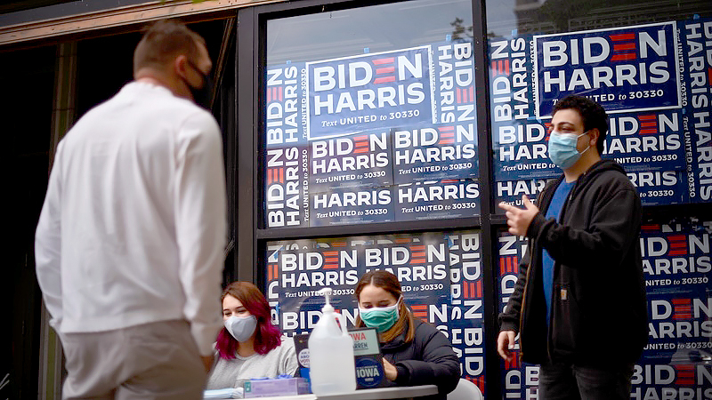 In final pitch, Biden focuses on moderates In final pitch, Biden focuses on moderates