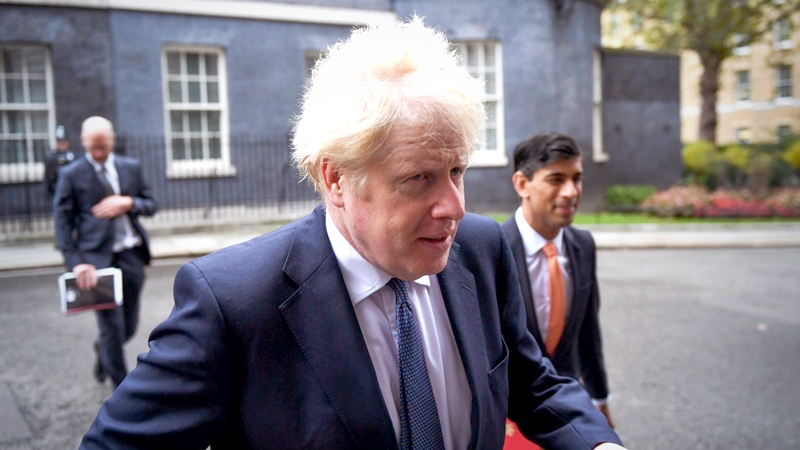 Top U.K. scientists clash with Johnson over virus shutdown Top U.K. scientists clash with Johnson over virus shutdown