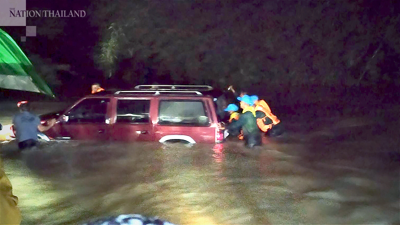 Heavy flooding sweeps through Satun as rains continue Heavy flooding sweeps through Satun as rains continue