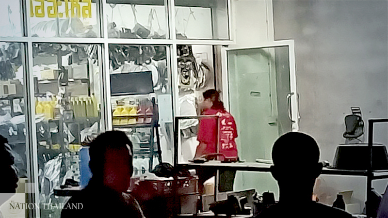 Man takes woman hostage at gunpoint in Phuket, releases her unharmed after four hours Man takes woman hostage at gunpoint in Phuket, releases her unharmed after four hours