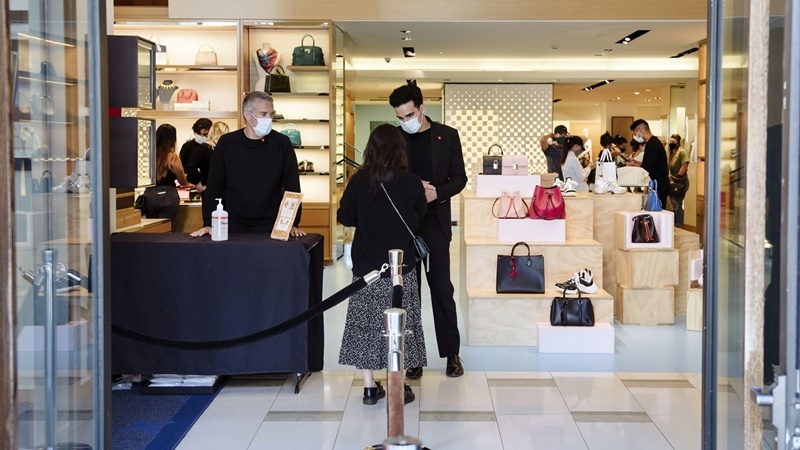 U.S. retail sales rise most in three months, topping estimates U.S. retail sales rise most in three months, topping estimates