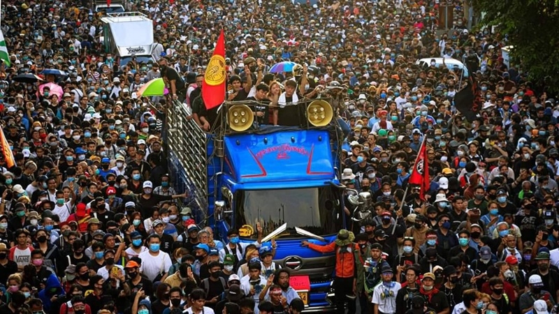 Royalists seek action against protesters over 'inappropriate behaviour' on Oct 14 Royalists seek action against protesters over 'inappropriate behaviour' on Oct 14