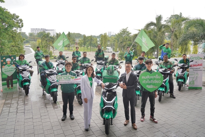 Grab goes electric with e-motorcycle partnership Grab goes electric with e-motorcycle partnership