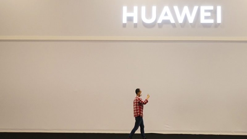Huawei out-hustles Trump by stockpiling chips needed for China 5G Huawei out-hustles Trump by stockpiling chips needed for China 5G