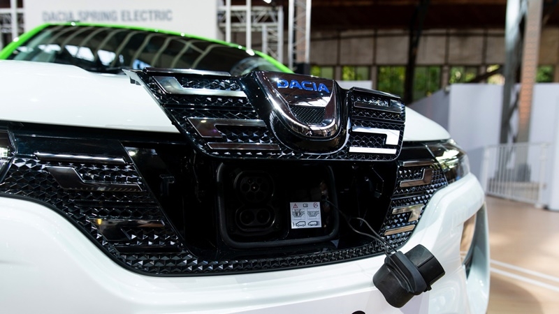 Renault's made-in-China electric SUV stirs labor unrest at home Renault's made-in-China electric SUV stirs labor unrest at home