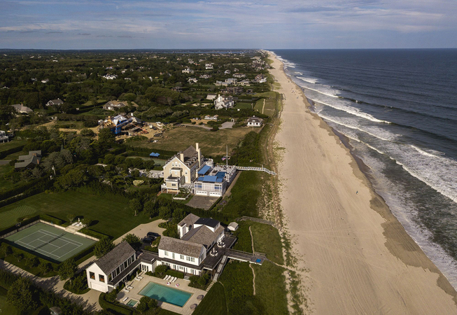 Homes in Southampton, N.Y. MUST CREDIT: Bloomberg photo by Johnny Milano
