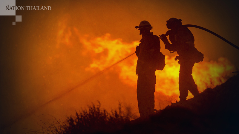 Deadly wildfire tears through Rocky Mountain National Park, killing 2, threatening Estes Park Deadly wildfire tears through Rocky Mountain National Park, killing 2, threatening Estes Park