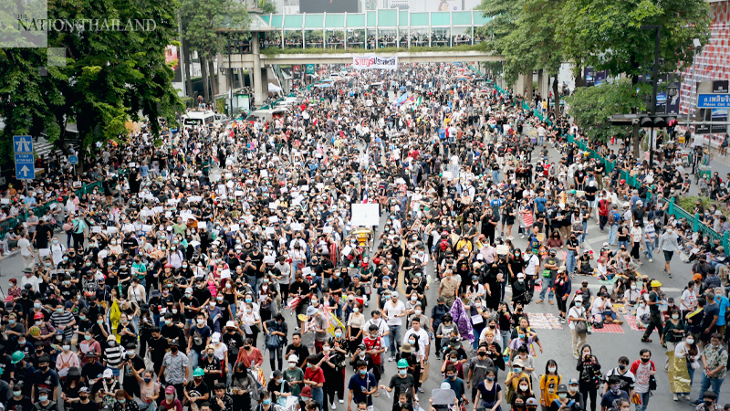 Protesters gather at Ratchaprasong intersection, royalists hold portraits of Thai kings Protesters gather at Ratchaprasong intersection, royalists hold portraits of Thai kings