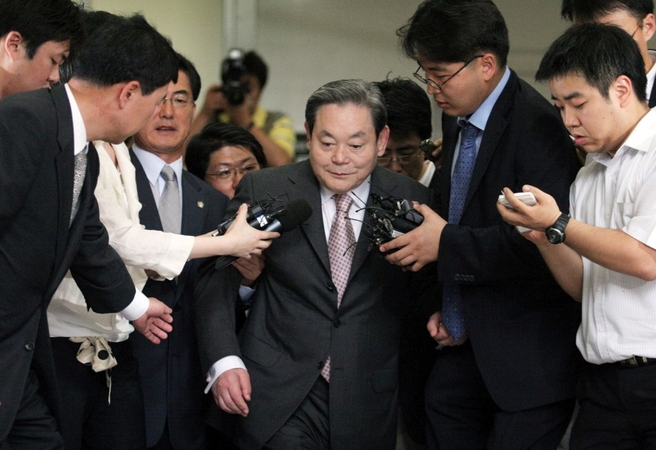 Lee Kun-hee, South Korean icon who transformed Samsung, dies at 78 Lee Kun-hee, South Korean icon who transformed Samsung, dies at 78