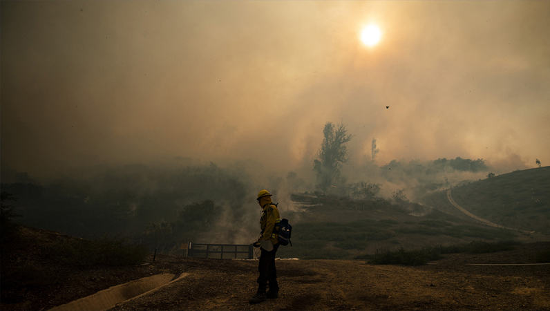 California wildfires prompt 90,000 to evacuate in Los Angeles area amid powerful Santa Ana winds California wildfires prompt 90,000 to evacuate in Los Angeles area amid powerful Santa Ana winds