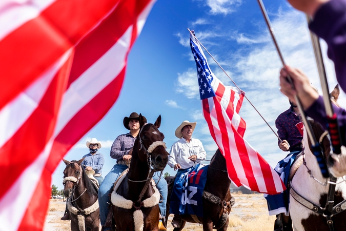 In campaign's waning days, both candidates seek to shore up support from Latino voters In campaign's waning days, both candidates seek to shore up support from Latino voters