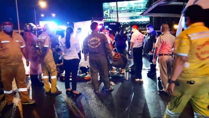 Hunt on for person behind fatal road accident in Thonburi Hunt on for person behind fatal road accident in Thonburi