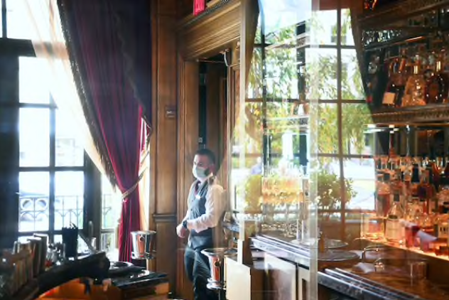 America's luxury hotels on the brink America's luxury hotels on the brink