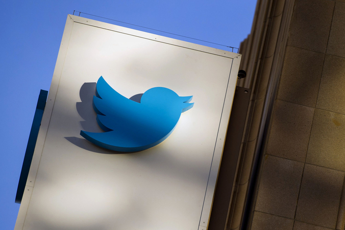 Twitter falls on paltry gains in new users in third quarter Twitter falls on paltry gains in new users in third quarter