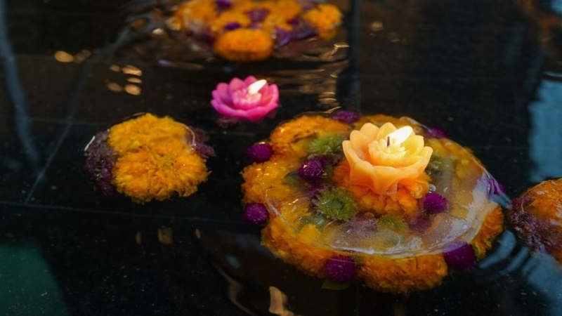 Iconsiam offers ice and environmentally friendly krathong Iconsiam offers ice and environmentally friendly krathong