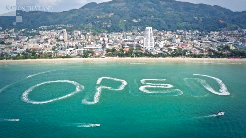 Phuket marks high season with boat parade Phuket marks high season with boat parade