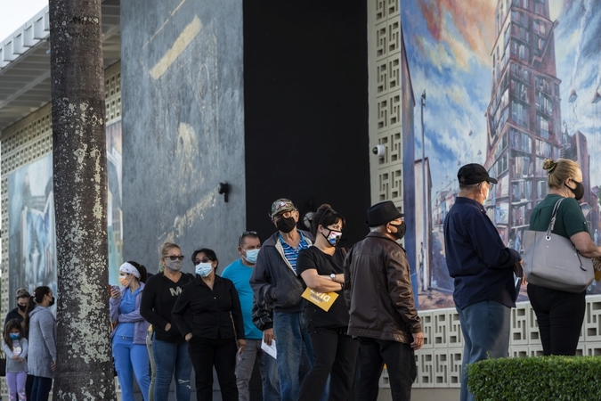 Election Day voting opens with some lines, scattered glitches and ample anxiety across the nation Election Day voting opens with some lines, scattered glitches and ample anxiety across the nation