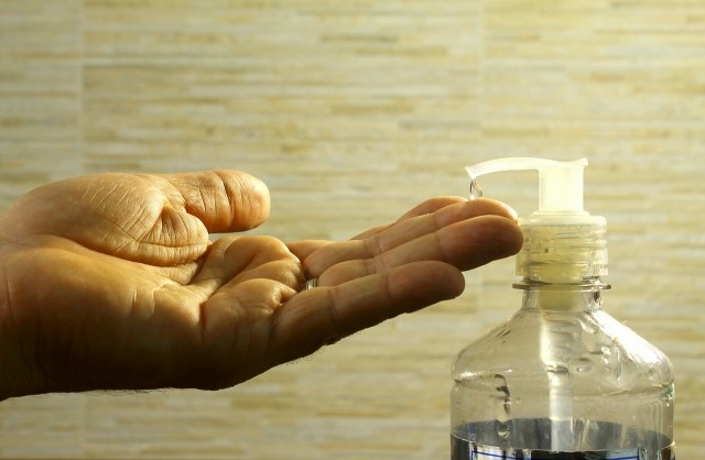 FDA finds 20% of hand-sanitising gels on shelves below standard FDA finds 20% of hand-sanitising gels on shelves below standard
