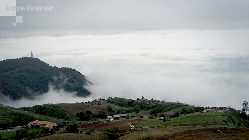 Cool weather with fog in upper Thailand, thundershowers in the South Cool weather with fog in upper Thailand, thundershowers in the South