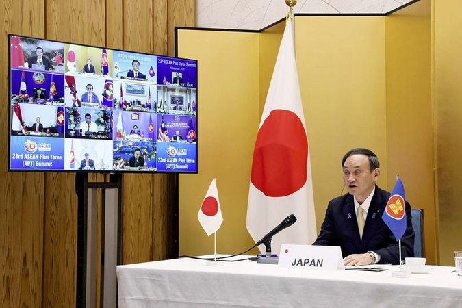 Prime Minister Yoshihide Suga participates in the ASEAN Plus Three’s online meeting on Saturday. (Courtesy of the Cabinet Public Relations Office)
