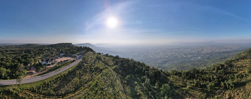 Cool weather, spectacular views draw hundreds of visitors to Chaiyaphum national park Cool weather, spectacular views draw hundreds of visitors to Chaiyaphum national park