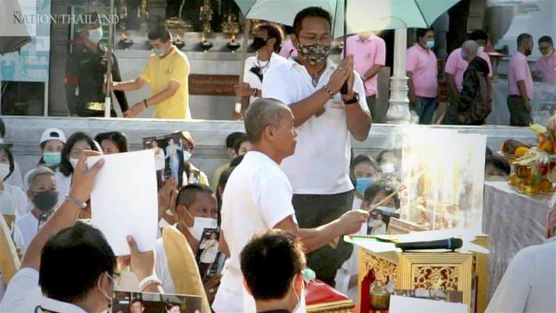Former yellow-shirt monk calls on the devout to pray for monarchy Former yellow-shirt monk calls on the devout to pray for monarchy