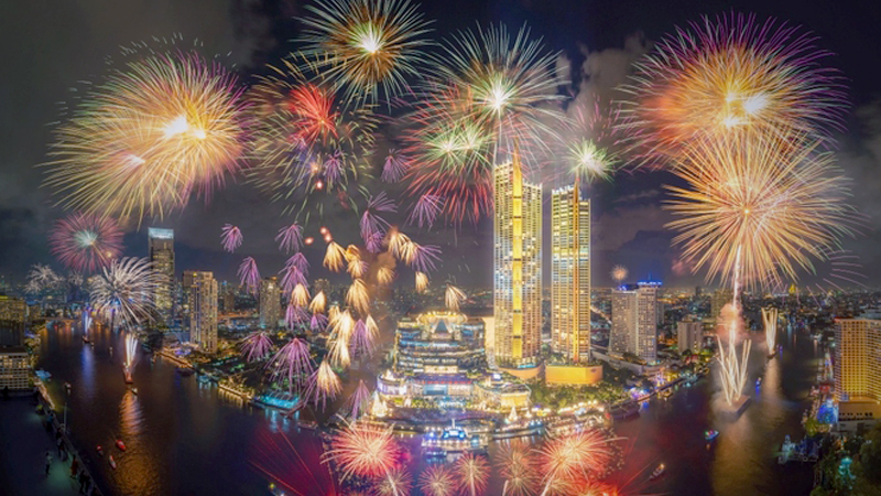 Iconsiam to light up New Year with epic firework extravaganza Iconsiam to light up New Year with epic firework extravaganza