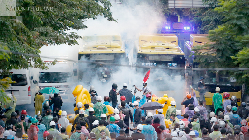 Pro-democracy leader Arnon seeks volunteers to handle possible tear gas during rally today Pro-democracy leader Arnon seeks volunteers to handle possible tear gas during rally today