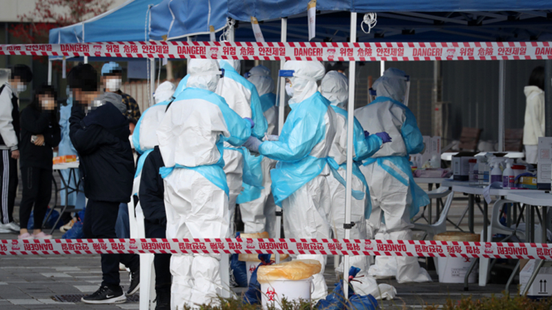 Third wave of COVID-19 infections arrived in Greater Seoul: authorities Third wave of COVID-19 infections arrived in Greater Seoul: authorities
