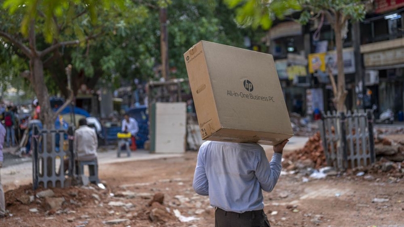 Dell, HP report sales topping estimates on pandemic PC Surge Dell, HP report sales topping estimates on pandemic PC Surge