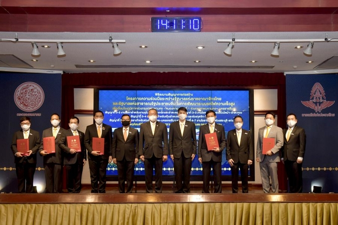 SRT signs 5 contracts for high-speed railway from Bangkok to Korat SRT signs 5 contracts for high-speed railway from Bangkok to Korat