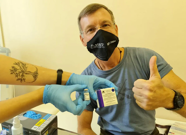 Russia's vaccine volunteers swap stories - and antibody readings - as amateur researchers Russia's vaccine volunteers swap stories - and antibody readings - as amateur researchers