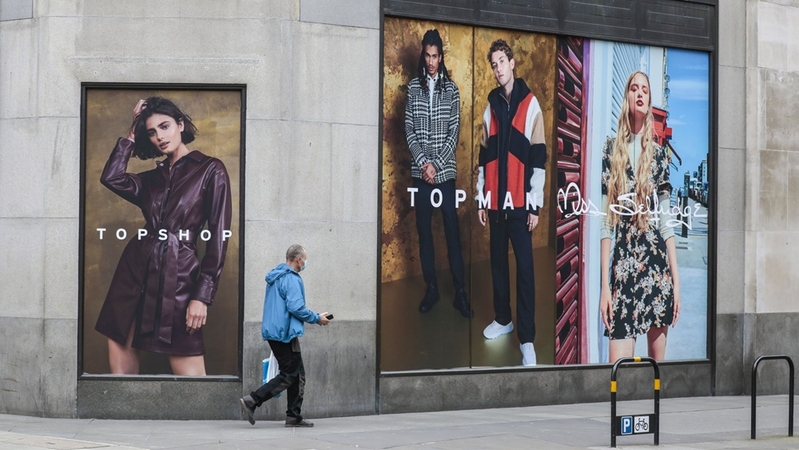 Two British retail collapses threaten 25,000 jobs in 24 hours Two British retail collapses threaten 25,000 jobs in 24 hours