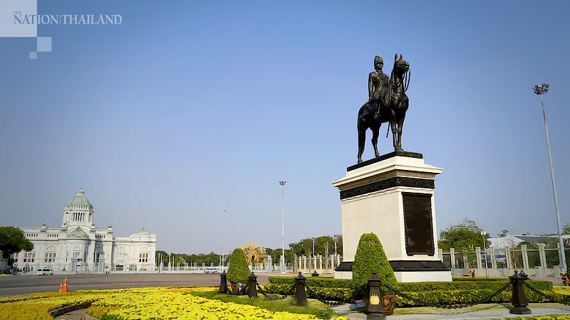 Motorists advised to avoid Royal Plaza on Thursday afternoon Motorists advised to avoid Royal Plaza on Thursday afternoon