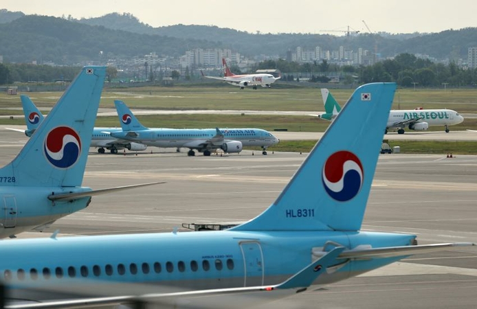 Korean Air to charge additional fees on emergency exit seats Korean Air to charge additional fees on emergency exit seats