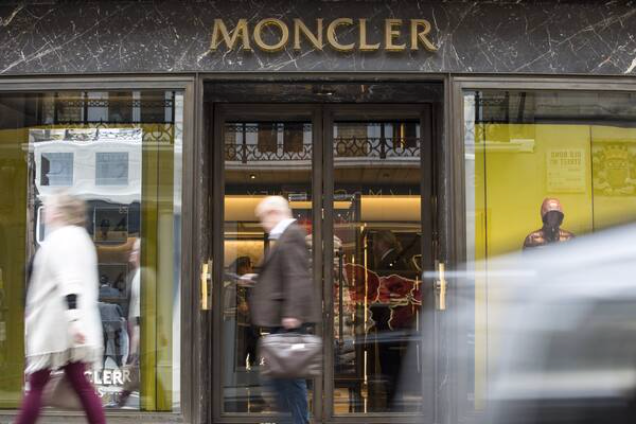 Moncler to buy Stone Island Sportswear brand for $1.4 billion Moncler to buy Stone Island Sportswear brand for $1.4 billion