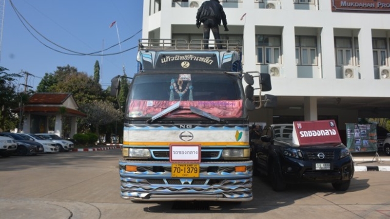 Police ambush driver with truck full of meth Police ambush driver with truck full of meth