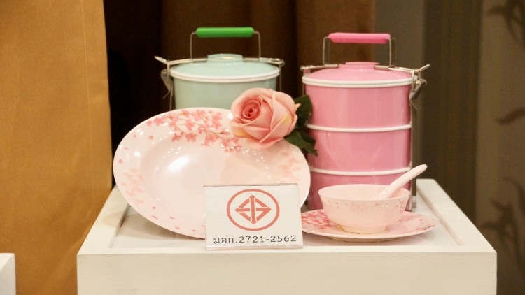 New law clamps down on substandard melamine containers New law clamps down on substandard melamine containers