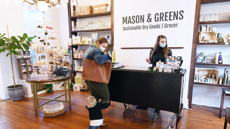Disturbed by the impact of trash on the planet, a couple opens a 'zero waste' store Disturbed by the impact of trash on the planet, a couple opens a 'zero waste' store