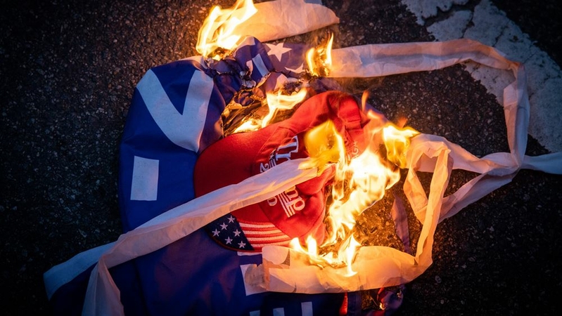 Amid protests, D.C. police face perception they've chosen sides Amid protests, D.C. police face perception they've chosen sides