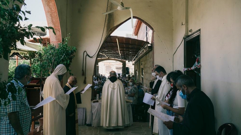 Volunteer leads race to rebuilt damaged Beirut church by Christmas Eve Volunteer leads race to rebuilt damaged Beirut church by Christmas Eve