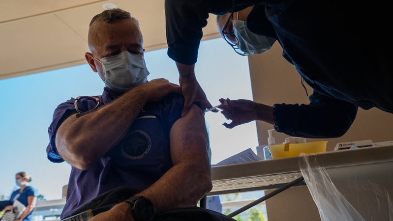 Trump sits out debut of covid-19 vaccine that he long championed Trump sits out debut of covid-19 vaccine that he long championed
