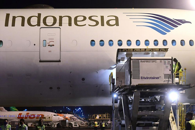 Indonesia to offer free vaccines, with Jokowi first in line Indonesia to offer free vaccines, with Jokowi first in line