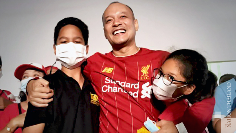 Red-shirt leader Nattawut released, but will be monitored Red-shirt leader Nattawut released, but will be monitored