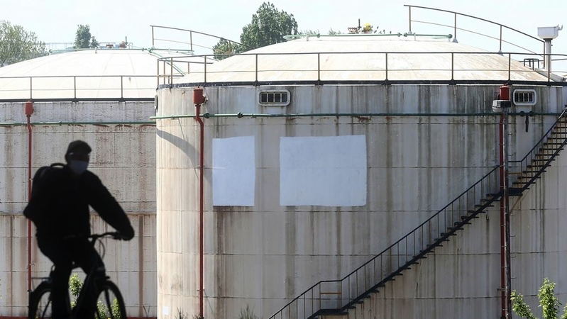 U.S. crude futures eyeing $50 as U.S. stimulus hopes strengthen U.S. crude futures eyeing $50 as U.S. stimulus hopes strengthen