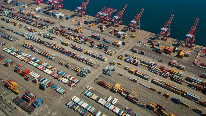 Gantry cranes sit idle at a Hanjin Shipping Co. container terminal in Long Beach, California. Photographer: Tim Rue/Bloomberg