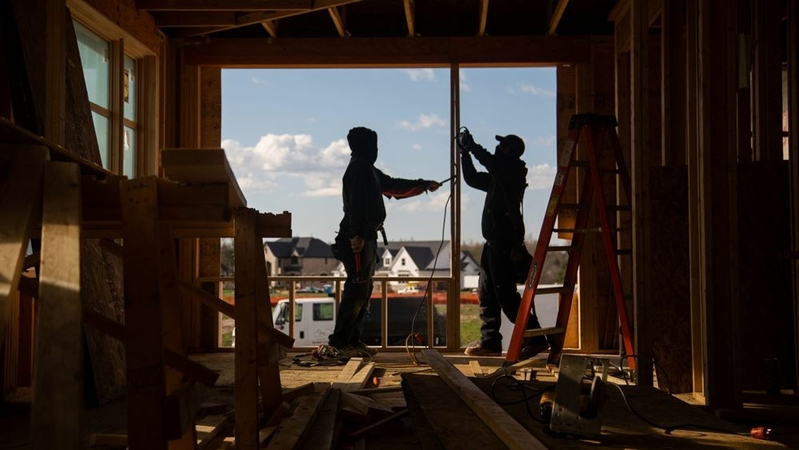 Jobless claims, spending show U.S. economy limping into year-end Jobless claims, spending show U.S. economy limping into year-end