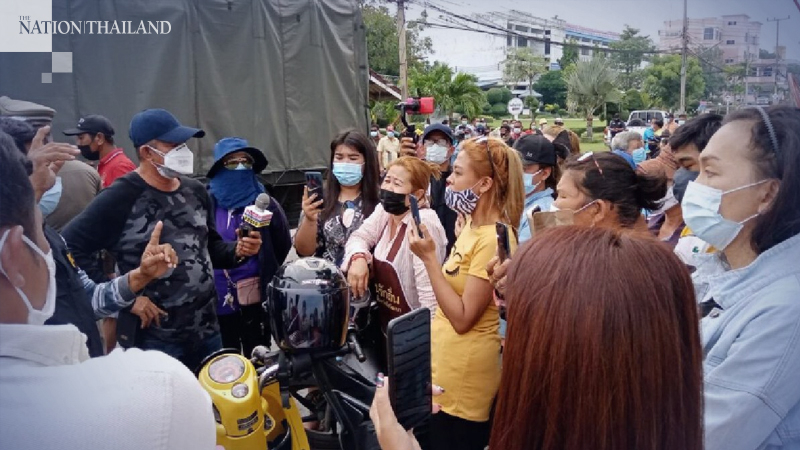 Samut Sakhon locals hinder moves to set up Covid-19 field hospitals Samut Sakhon locals hinder moves to set up Covid-19 field hospitals