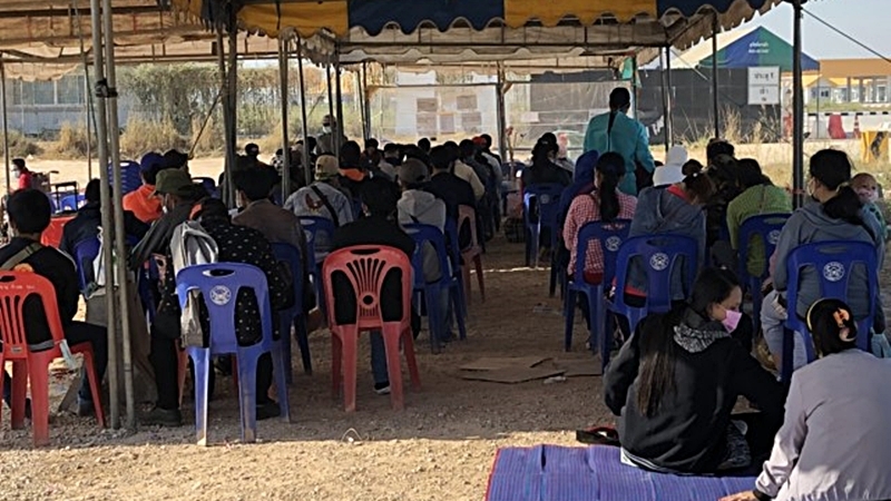 Over 200 Myanmar workers set to return home across Mae Sot border Over 200 Myanmar workers set to return home across Mae Sot border